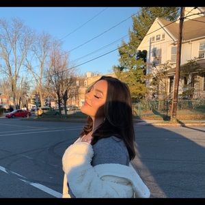 Meet your Posher, Gabriella